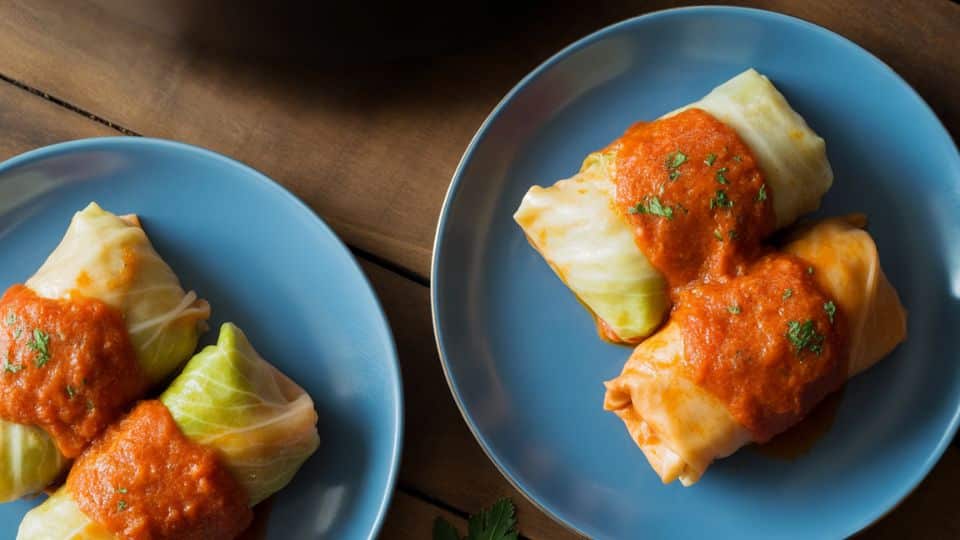 cabbage rolls with tomato sauce